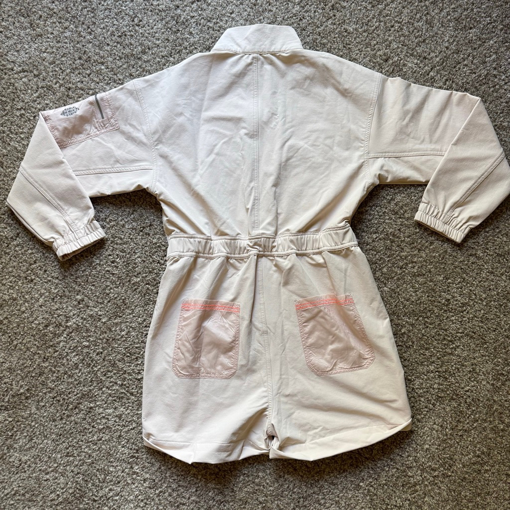 Free People Movement Mountain Blazin' Shortsie NWOT XS Hard to Find Tan - Picture 5 of 6